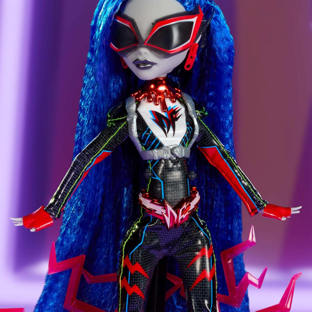 Exclusive Doll with Mini Figure and Comic Book O964349