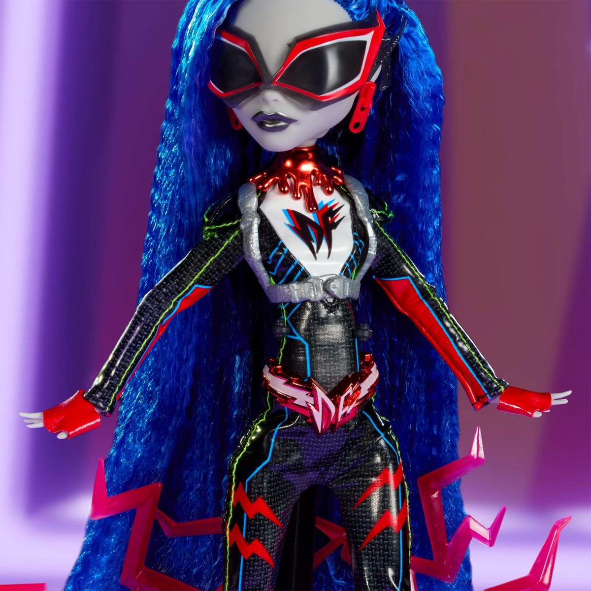 Exclusive Doll with Mini Figure and Comic Book O964349